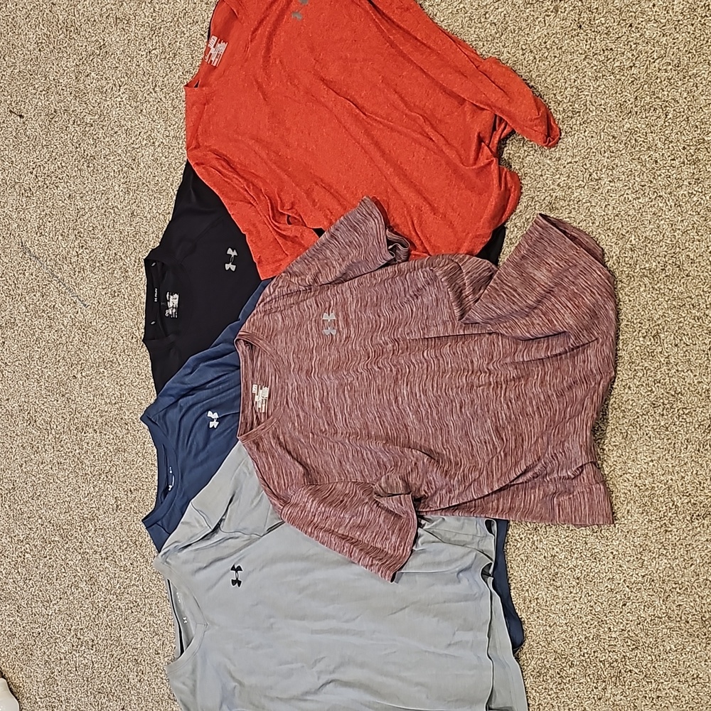 Under Armor 5 Tee Bundle Large and Xl